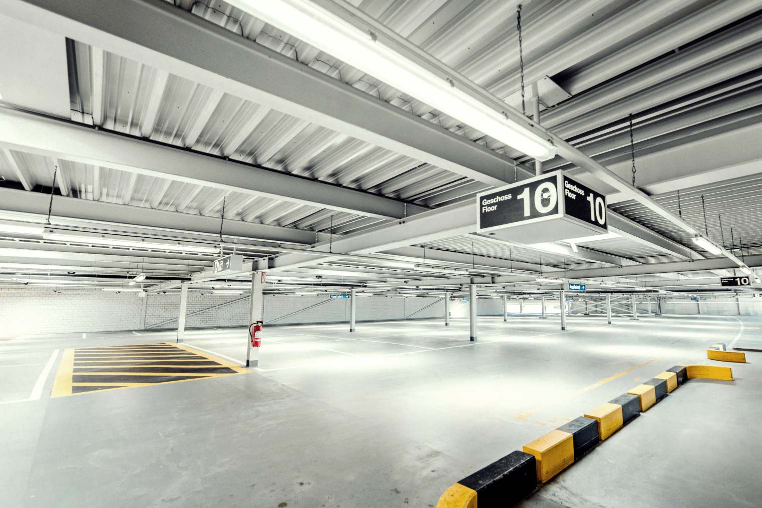 Kurtyna przeciwpożarowa – element, który ratuje życie